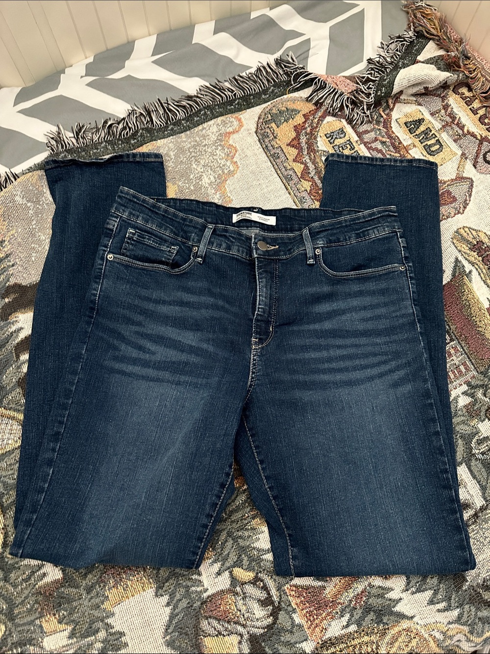 Levi Strauss Signature Women's Dark Wash Totally Shaping Straight Leg Jeans